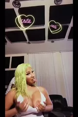 Смотреть Nicki Minaj порно видео онлайн