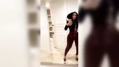 Голая Cardi B
