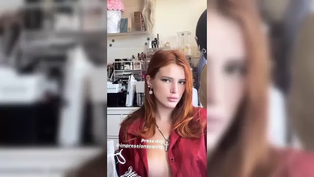 Голая Белла Торн (Bella Thorne) видео